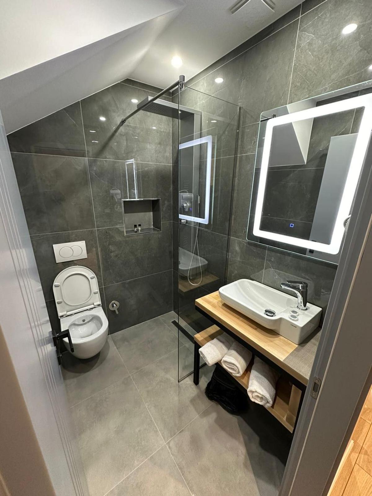 Hotel Europa Krujë 외부 사진