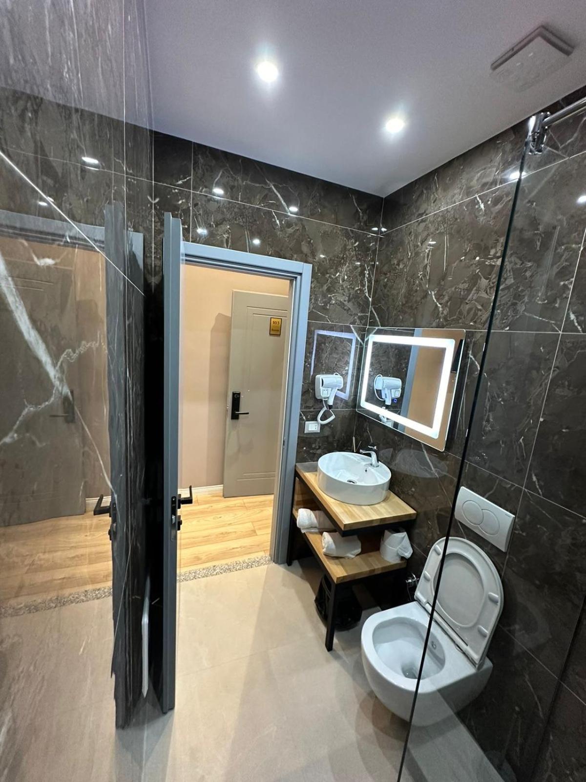 Hotel Europa Krujë 외부 사진