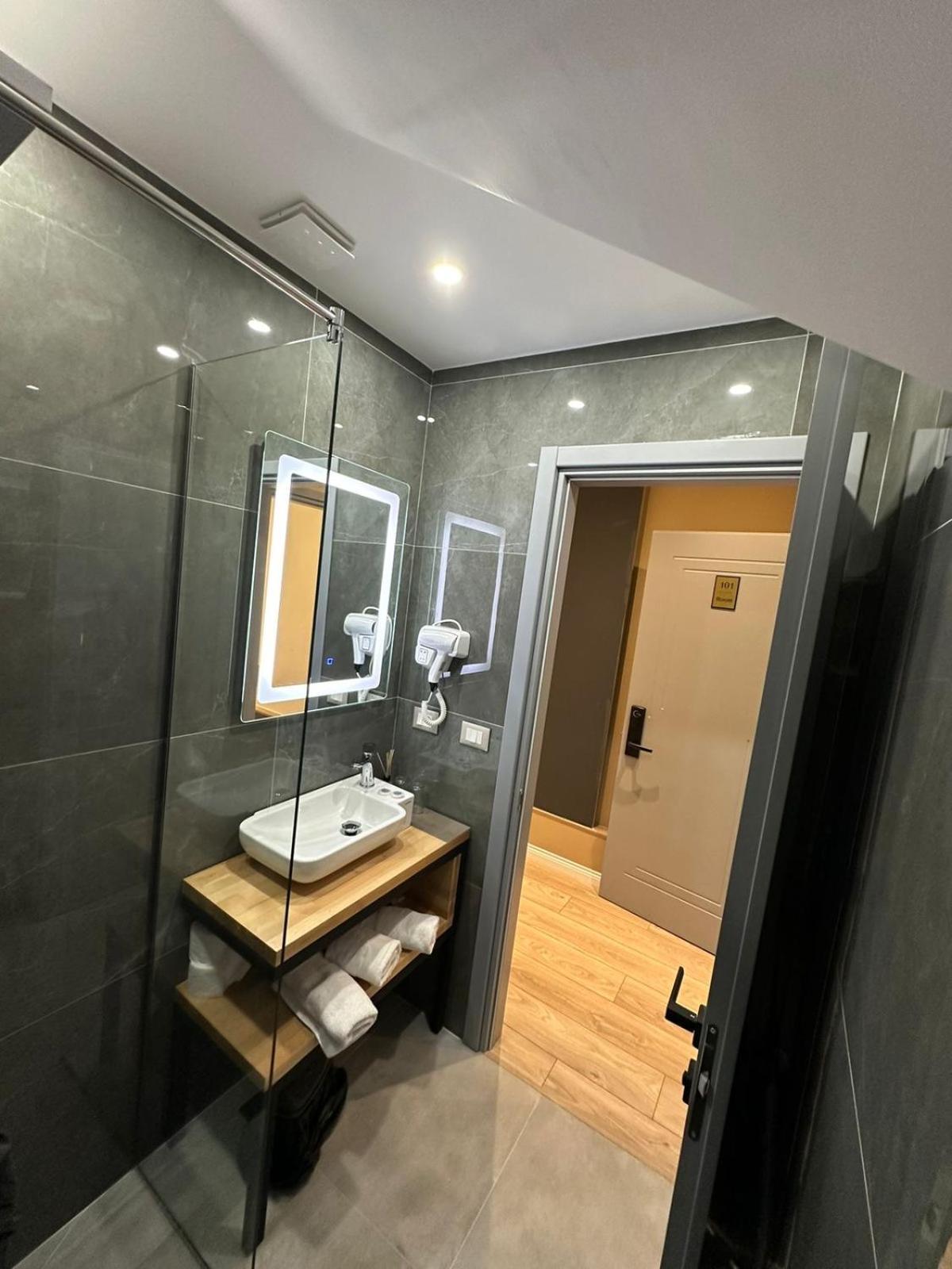 Hotel Europa Krujë 외부 사진