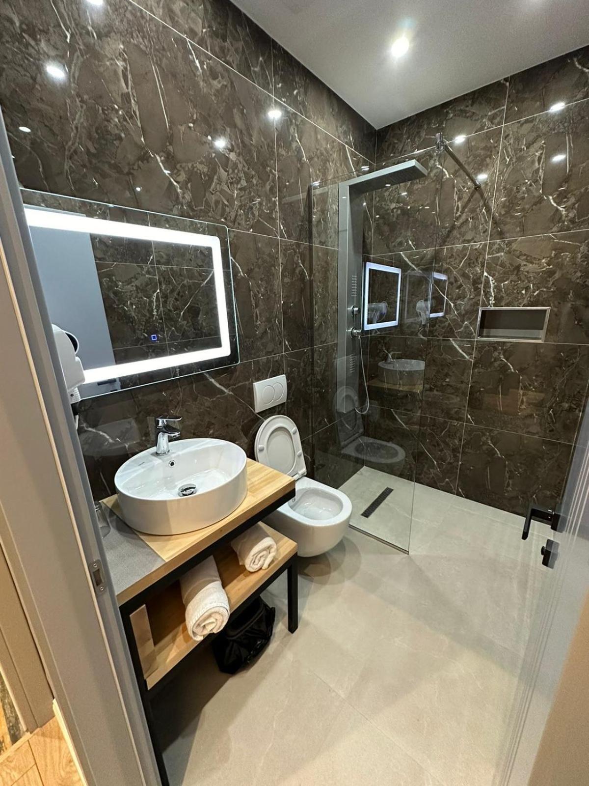 Hotel Europa Krujë 외부 사진