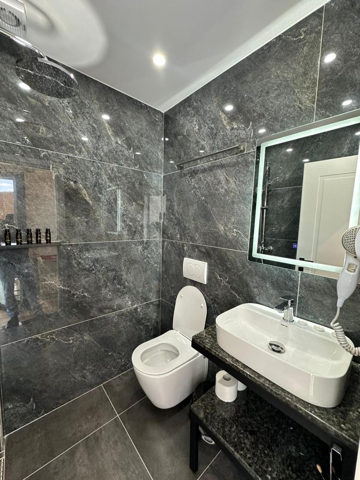 Hotel Europa Krujë 외부 사진